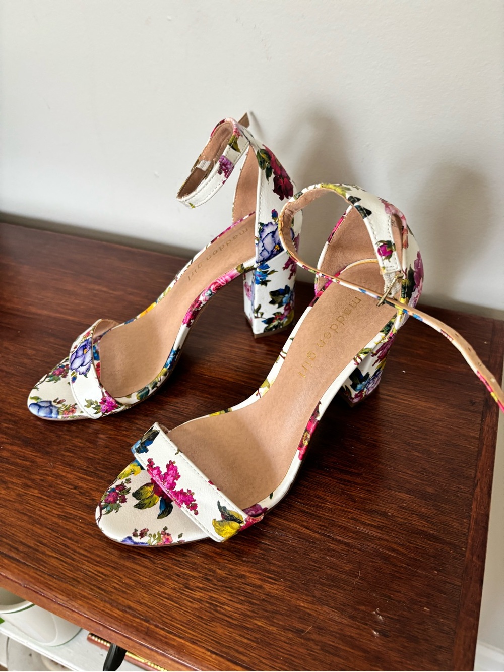 Madden Girl Beella floral heels size 7 VGUC